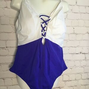 NWOT Towowge Women's ColorBlock White/Blue One Piece Lace Up Swimsuit Size 3